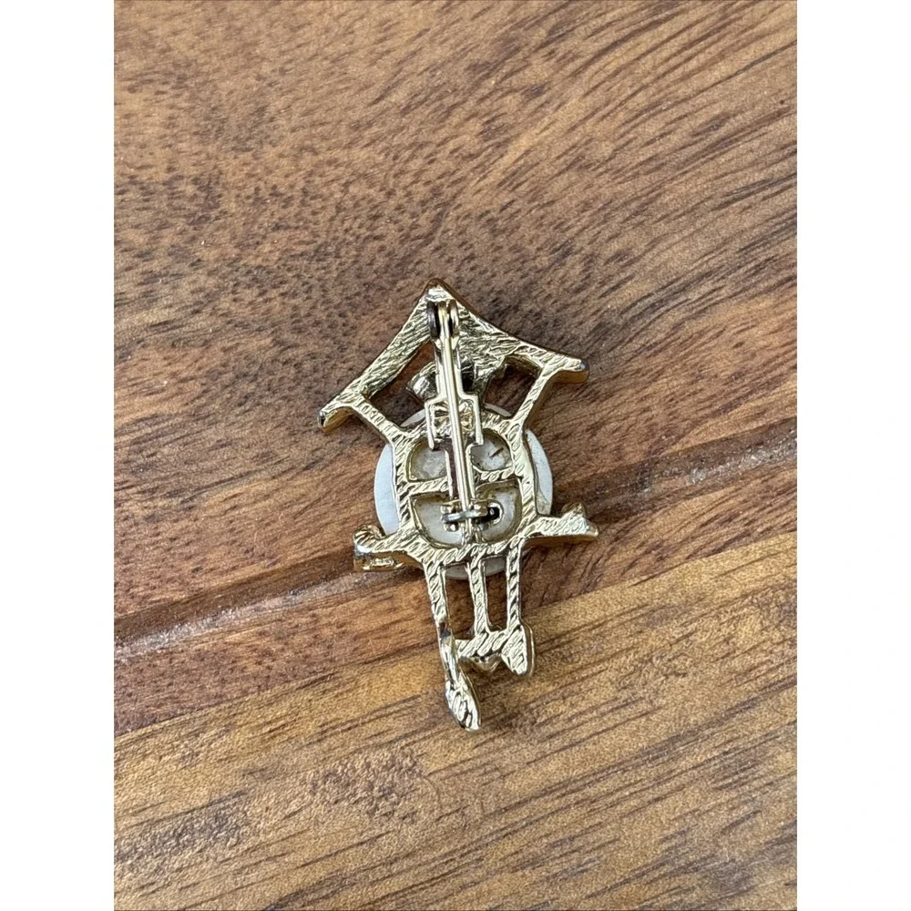Vintage Mother of Pearl Gold Tone Cuckoo Clock Brooch Pin